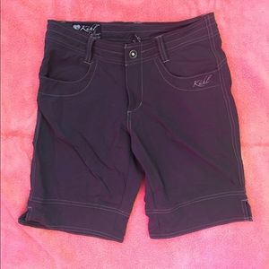 Kuhl knee length shorts size 4